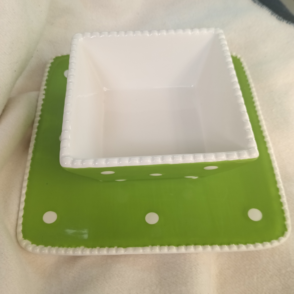 Green and White Polka Dot Square Bowl Set
